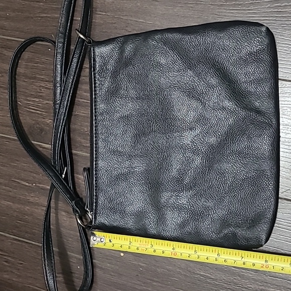 Nine West shoulder/cross body bag.  Black. - Picture 3 of 6